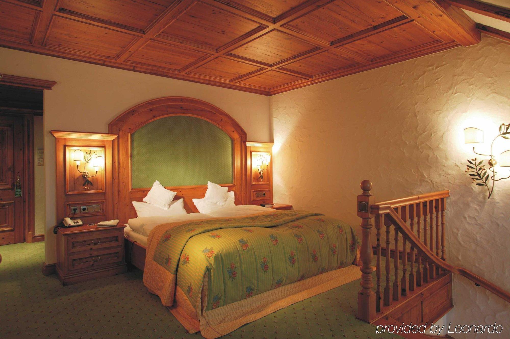 Goebels Schlosshotel "Prinz Von Hessen" Friedewald  Rum bild